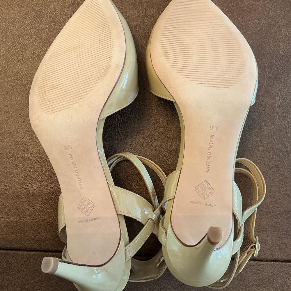 Antonio-melani Women's Tan and Gold Sandals - Picture 5 of 8